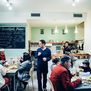 The Beehive Roma